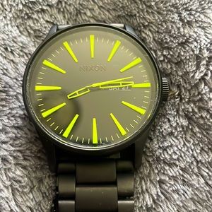 Nixon watch